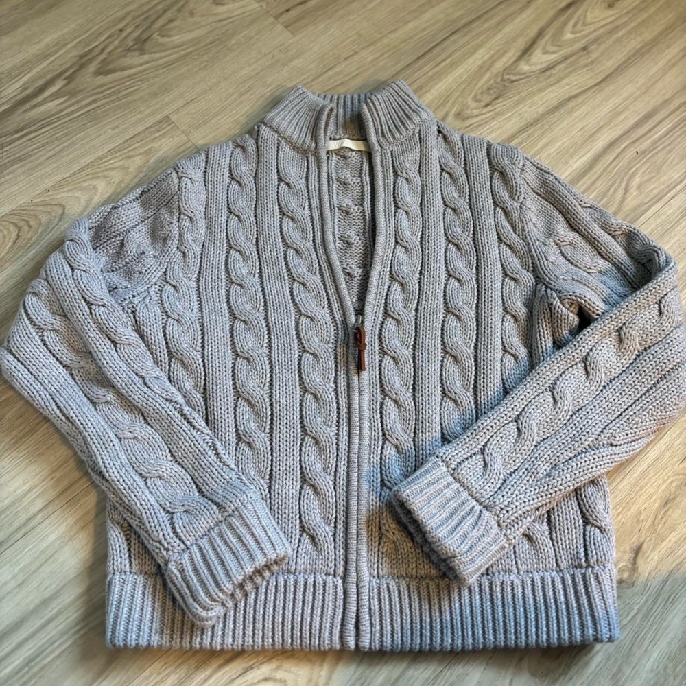 Cozy Cable Knit Women's Cardigan in Light Gray